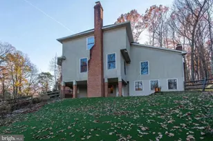 2082 Hunters Crest Way, Vienna, VA 22181 - Photo 30