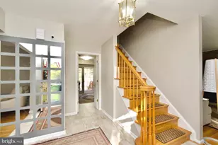 10206 Carol St, Great Falls, VA 22066 - Photo 8