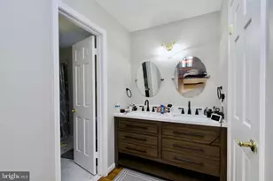 10206 Carol St, Great Falls, VA 22066 - Photo 32