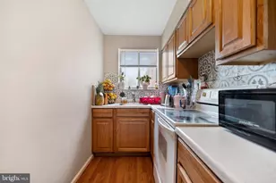 3076 Patrick Henry Dr, Falls Church, VA 22044 - Photo 2