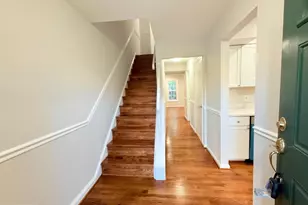 8219 Doctor Craik Ct, Alexandria, VA 22306 - Photo 2