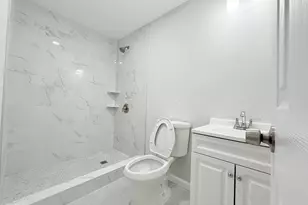 8219 Doctor Craik Ct, Alexandria, VA 22306 - Photo 28