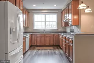 12404 Liberty Bridge Rd, Fairfax, VA 22033 - Photo 4