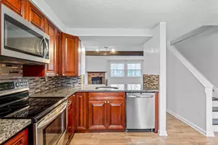 8315 Brookvale Ct, Springfield, VA 22153 - Photo 4