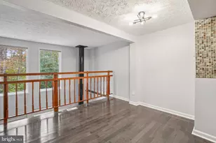 8474 Sugar Creek Ln, Springfield, VA 22153 - Photo 6