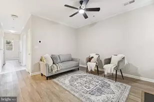 1361 Garden Wall Cir, Reston, VA 20194 - Photo 4