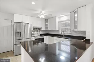 836 Utterback Store Rd, Great Falls, VA 22066 - Photo 2