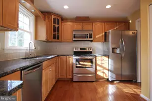 8072 Sleepy View Ln, Springfield, VA 22153 - Photo 8