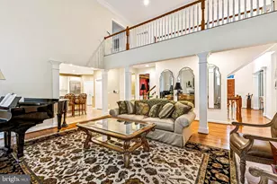 4904 Elsa Ct, Fairfax, VA 22030 - Photo 4