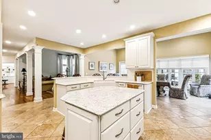 4904 Elsa Ct, Fairfax, VA 22030 - Photo 16