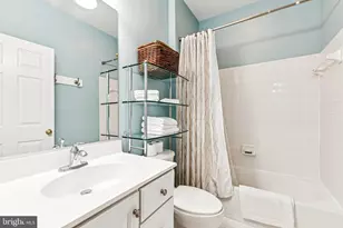 4904 Elsa Ct, Fairfax, VA 22030 - Photo 20