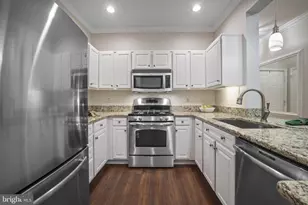 12005 Taliesin Pl, Reston, VA 20190 - Photo 8