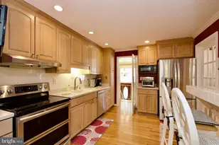 7052 Wardell St, Annandale, VA 22003 - Photo 34