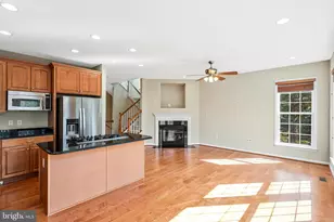 2478 Silk Ct, Herndon, VA 20171 - Photo 10