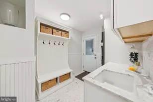 11000 Oakton Woods Way, Oakton, VA 22124 - Photo 22