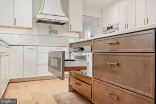 11000 Oakton Woods Way, Oakton, VA 22124 - Photo 30