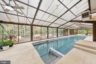 11000 Oakton Woods Way, Oakton, VA 22124 - Photo 36