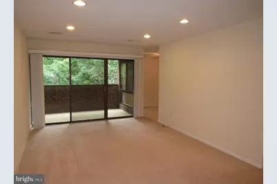 11200 Chestnut Grove Square #303, Reston, VA 20190 - Photo 4