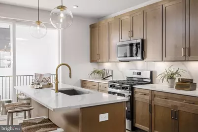 14387 Glen Manor Drive, Chantilly, VA 20151 - Photo 2