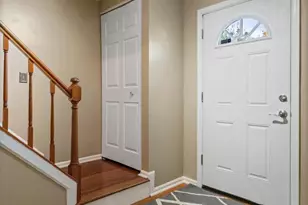 14855 Lynhodge Ct, Centreville, VA 20120 - Photo 4