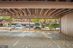 1656 Parkcrest Cir, Reston, VA 20190 - Photo 4