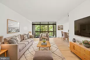 1656 Parkcrest Cir, Reston, VA 20190 - Photo 6