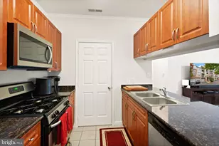 12128 Garden Ridge Ln, Fairfax, VA 22030 - Photo 4