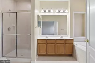 4604 Carisbrooke Ln, Fairfax, VA 22030 - Photo 18