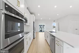 2136 Glacier Rd, Herndon, VA 20170 - Photo 12