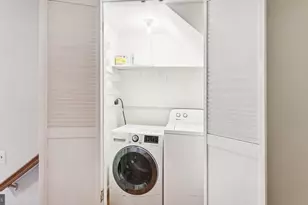 8352 Forrester Blvd, Springfield, VA 22152 - Photo 12