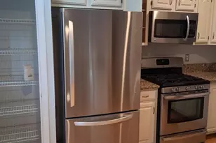 1384 Park Garden Ln, Reston, VA 20194 - Photo 4