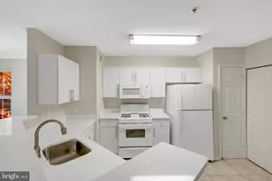 12855 Fair Briar Ln, Fairfax, VA 22033 - Photo 14