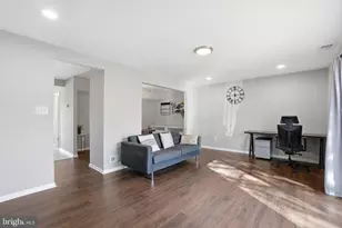 9175 Broken Oak Pl, Burke, VA 22015 - Photo 6