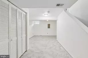 8277 Crestmont Cir, Springfield, VA 22153 - Photo 18