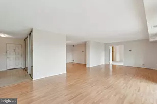 8340 Greensboro Dr, McLean, VA 22102 - Photo 10