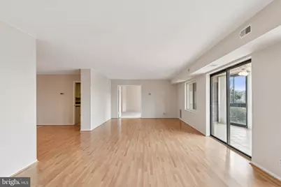 8340 Greensboro Drive #401, McLean, VA 22102 - Photo 12