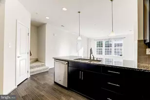 13660 Endeavour Dr, Herndon, VA 20171 - Photo 14