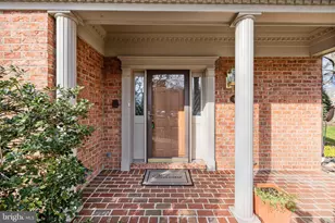 6260 Chaucer Ln, Alexandria, VA 22304 - Photo 4