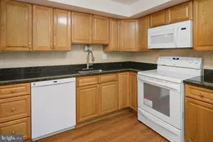 1120 Stevenson Ct, Herndon, VA 20170 - Photo 14