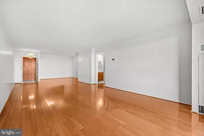 1800 Old Meadow Road #1412, McLean, VA 22102 - Photo 4