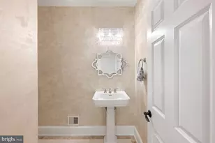 8031 Georgetown Pike, McLean, VA 22102 - Photo 20