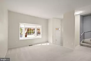 8205 Cedar Landing Ct, Alexandria, VA 22306 - Photo 10