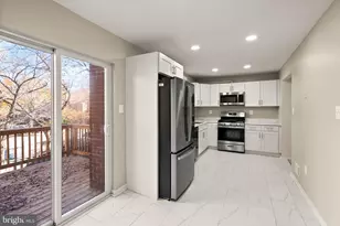 8205 Cedar Landing Ct, Alexandria, VA 22306 - Photo 6