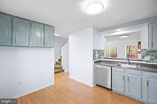 6917 Villa-Del-Rey Ct, Springfield, VA 22150 - Photo 34