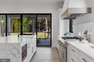 123 Tapawingo Rd SW, Vienna, VA 22180 - Photo 14