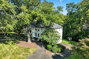 6035 Crimson Ct, McLean, VA 22101 - Photo 4