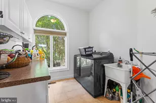 627 Walker Rd, Great Falls, VA 22066 - Photo 50