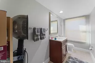 627 Walker Rd, Great Falls, VA 22066 - Photo 68