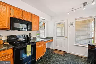 13481 Lake Shore Dr, Herndon, VA 20171 - Photo 16