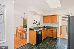 13481 Lake Shore Dr, Herndon, VA 20171 - Photo 14